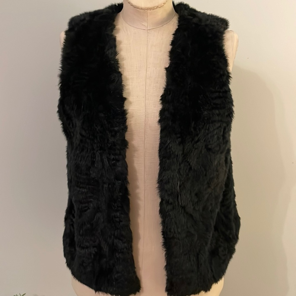 Skies are Blue black faux fur shirt vest - small